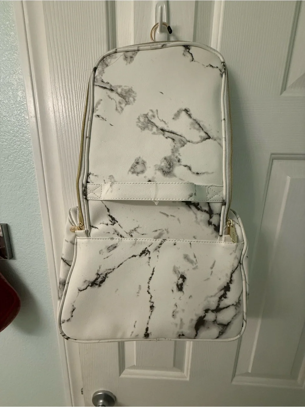 Source Unknown White Marble Hanging Makeup Organizer